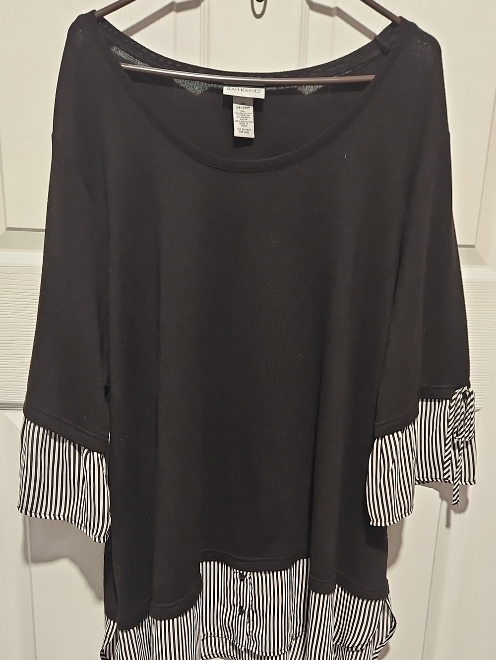 Catherines Black Knit Tunic with Black & White Striped Ruffle Trim Size 26/28